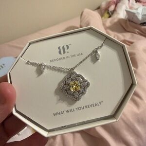 Bomb Party Neckline Negotiator lemon